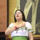 Una de las asambleístas expulsadas de Pachakutik es la segunda vicepresidenta de la Asamblea Carmen Tiupul.