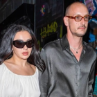 La estrella del pop Charli XCX confirmó su matrimonio con George Daniel en TikTok