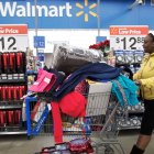 Walmart es uno de los negocios de Estados Unidos que compra textiles a Bangladés.