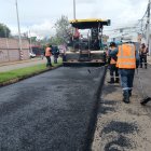 Las obras de asfalto y bacheo de calles se suspenden en Cuenca por falta de material.