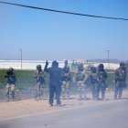 Funcionarios federales de inmigración realizan redadas en dos granjas en el sur de California, EE.UU., en una fotografía del 10 de julio de 2025.