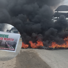 Moradores de Viche bloquean puente con quema de llantas por inconformidades