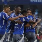 Jugadores de Emelec celebraron la victoria ante Mushuc Runa en el Capwell.