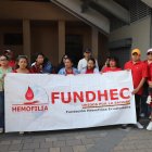 Pacientes protestaron en la Corte del Guayas para exigir respeto a su tratamiento y su salud