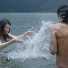 Azucena y Julio son los personajes que dan vida a esta historia, que ahonda en las ausencias.