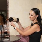 María Soledad Acurio abrió Savi Wine en noviembre de 2024. Busca expandirse a Guayaquil y a Cuenca.