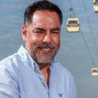 Roberto Bolaños es saxofonista, tiene 50 años.