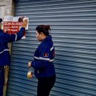 Funcionarios de la AMC colocaron los sellos de clausura para evitar que el local funcione de forma ilegal.