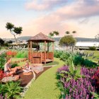 Cada hábitat incluye bancas de descanso y señalética educativa.