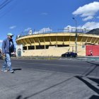 Todavía no hay un plan para demoler la plaza. Antes de hacerlo, los dueños deben cumplir con varios trámites.