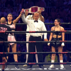 RoRo y Abby durante su enfrentamiento en La Velada del Año 5, uno de los combates más virales del evento organizado por Ibai Llanos.