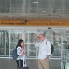 CIERRE DEL AEROPUERTO POR TRABAJOS DE REPARACIÓN DE LA PISTA DE ATERRIZAJE | MAQUINARIAS Y TRABAJADORES REALIZAN LA REPAVIMENTACIÓN | POCOS PASAJEROS EN LA TERMINAL AÉREA ANTE EL CIERRE DE VUELOS |
AEROPUERTO SIN VUELOS POR MANTENIMIENTO EN LA PISTA.... FD: MIGUEL CANALES... 31-08-2019