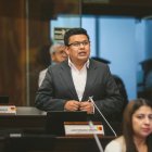 Luis Fernando Molina presentó una solicitud al Ministerio de Economía y Finanzas para obtener el listado de funcionarios desvinculados en los sectores de salud y educación.