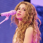 Shakira comparte imágenes desde el estudio de grabación mientras su gira mundial sigue agotando escenarios en América y Europa.