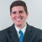 Es consejero júnior de implementación de estándares, OICV-IOSCO; Economista de la U. Brown, Estados Unidos, MBA (Babson College, Estados Unidos) y máster en Finanzas (España).