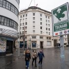 Personas caminan durante una evacuación este miércoles 30 de julio de 2025, en Valparaíso (Chile).