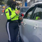 Foto representantiva del trabajo de los agentes civiles de tránsito en Quito.