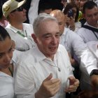 El expresidente colombiano, Álvaro Uribe (c), durante un acto público, en Cúcuta (Colombia).