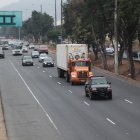 Transporte. A diario, decenas de tráileres que llegan o van hacia Posorja transitan por la vía a la costa, en el oeste de Guayaquil.