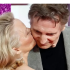 Liam Neeson tiene 73 años. Pamela Anderson está en los 58. Se confirmarse el romance, sería uno de los más sonados e inesperados del año.