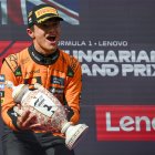 Lando Norris celebró eufórico en el podio de Hungría con una victoria imponente.