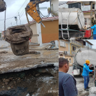 Interagua interrumpe servicio por fuga en red de agua en norte de Guayaquil.