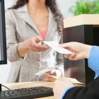 Miles de usuarios han denunciado fallas recurrentes en los servicios digitales de la banca ecuatoriana. A pesar de que las autoridades aseguran la estabilidad del sistema.