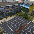 Vista aérea muestra la microrred solar en Casa Pueblo en Adjuntas, Puerto Rico, el 14 de julio de 2025.