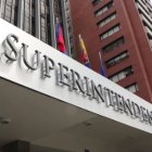 La Superintendencia de Bancos ha puesto la denuncia ante la Fiscalía por pánico financiero.