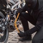 Referencial. Nuevamente videos captan a personas sospechosas colocando trampas en la avenida Simón Bolívar.