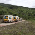 Equipos de emergencia aislados por el colapso de carreteras y un clima adverso en el Himalaya.