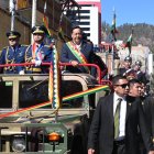 Luis Arce, asistiendo al desfile de las Fuerzas Armadas este jueves 7 de agosto, en Sucre (Bolivia).