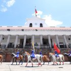 La Plaza Grande, escenario del tradicional cambio de guardia