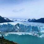 El extremo del glaciar Perito Moreno visto desde un mirador en la Península de Magallanes, abril de 2022.