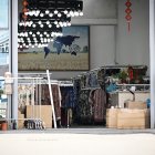 Local. Un establecimiento de moda rápida en el distrito industrial de Prato.