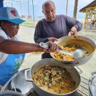 Las recetas del encocado combinan secretos familiares y la variedad de los mariscos de Esmeraldas.