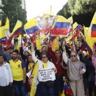Manifestantes han salido a las calles de Quito para apoyar al presidente Daniel Noboa.