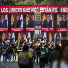 El llamado se produce tras la decisión de la Corte Constitucional de suspender temporalmente ciertos artículos de tres leyes promovidas por el Ejecutivo.