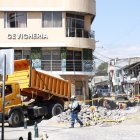 La calle Manabí, en la intersección con la García Moreno, está cerrada al tránsito vehicular.