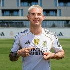 Franco Mastantuono lució el blanco puro en su presentación con Real Madrid este jueves 14 de agosto.