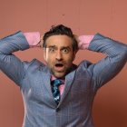 Iñaki Moreno actúa y dirige La Coartada, afamada pieza del dramaturgo uruguayo Juan Luis Granato.