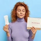 El seed cycling combina semillas ricas en omega-3, zinc y vitamina E para apoyar la salud hormonal.