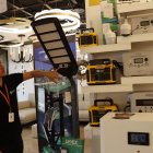 Una lámpara que funciona con la energía solar.