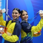 Fabiana Vélez y Jennifer García con la medalla de plata, la primera de Ecuador en esta disciplina.