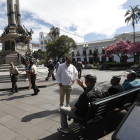 Juan Baquerizo, quien se autodefine como "marisqueño", invitó a los ciudadanos a conversar sobre el futuro de Quito, con un café.