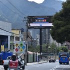 Las vallas en contra de la decisión de la Corte Constitucional aparecieron en el marco de una arremetida en contra del órgano de interpretación constitucional.