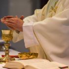 El sacerdote investigado en Olón fue separado de su cargo mientras avanzan las pesquisas.