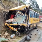 Esta tarde se produjo un accidente de tránsito entre un tráiler y un bus escolar, en la Ruta Viva y Yanazarapata.