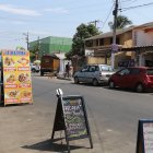 Locales. Varios restaurantes ofrecen fritada a pocos metros del malecón de Durán, en la ciudadela Abel Gilbert, junto a la estación de la Aerovía.