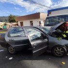 Un equipo del Cuerpo de Bomberos Quito atendió la emergencia.